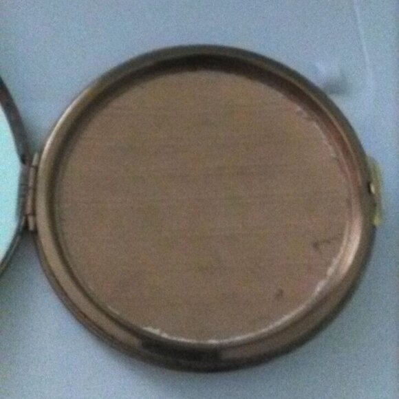 Vintage / Antique "Imperfect" Compact with Felt Case - Picture 10 of 11